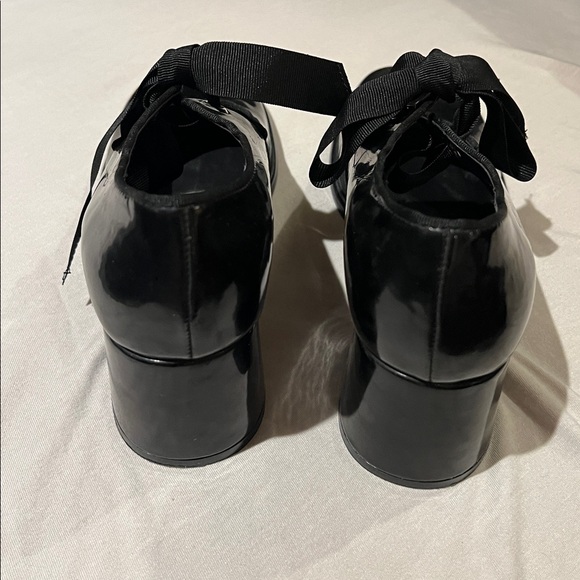 Vintage Steve Madden Square Black Heel with Bow Detail - Picture 2 of 4
